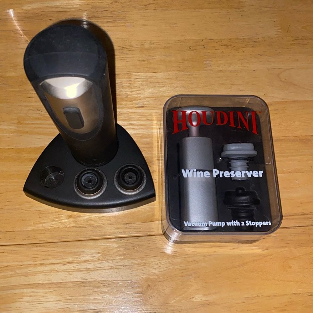 Brookstone wine preserver
